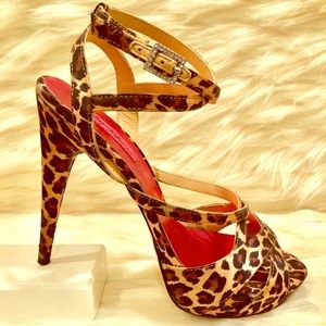 Betsey Johnson Strappy Leopard Platform Size 10